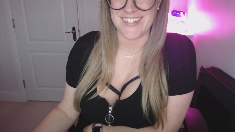 TittieTia19's Streamate show and profile