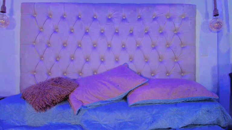 Luna_Storm's Streamate show and profile