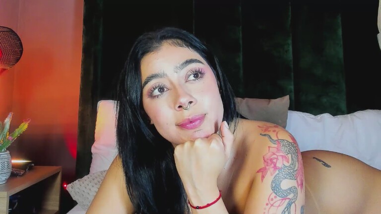 TaniaRedd's Streamate show and profile