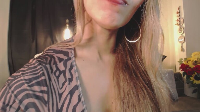 SelenaRossi's Streamate show and profile