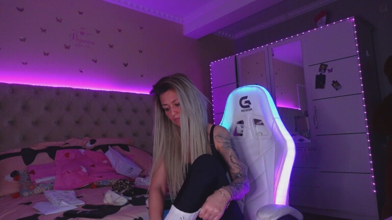 AllyRey's Streamate show and profile