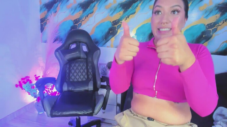 EmilyRoussee_s's Streamate show and profile