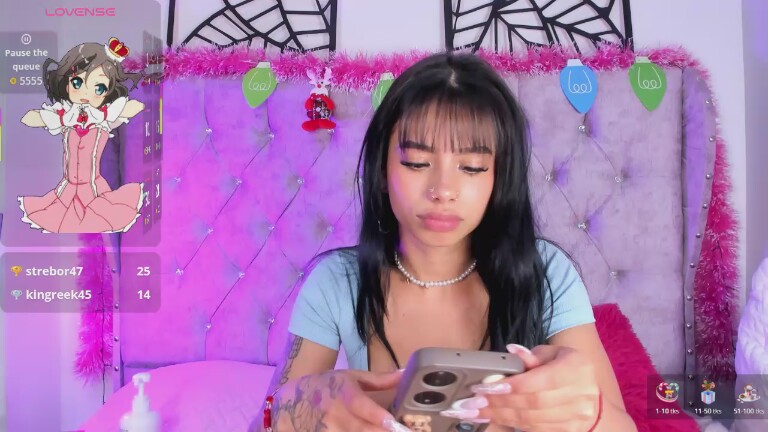 kazumiii's Streamate show and profile