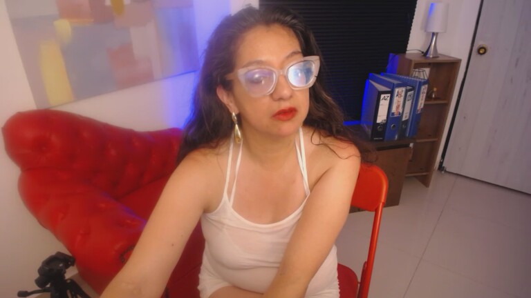 MIlfsslly's Streamate show and profile