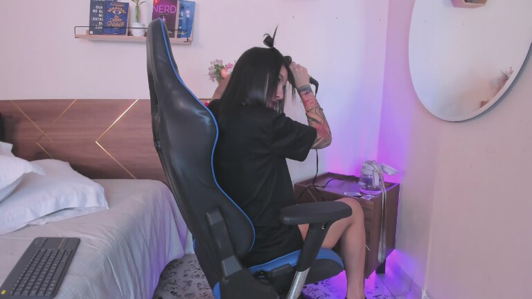 imlucyferreira's Streamate show and profile