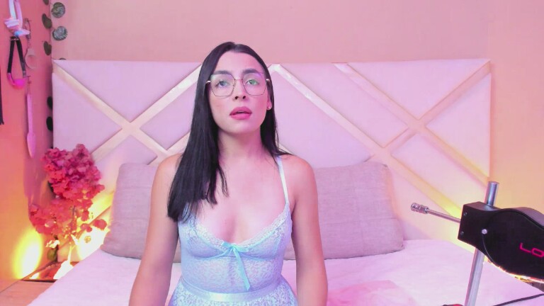 SaraSstonee's Streamate show and profile