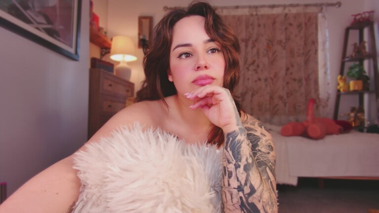 Aerin's Streamate show and profile