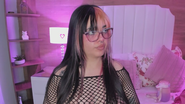 MaddieWaves's Streamate show and profile