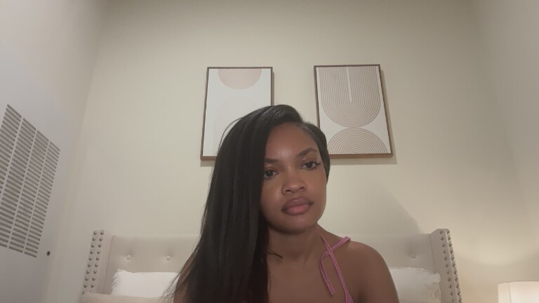 HalleTheStar's Streamate show and profile