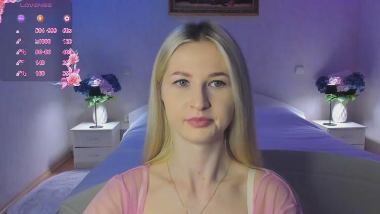 Julie_Blaze's Streamate show and profile