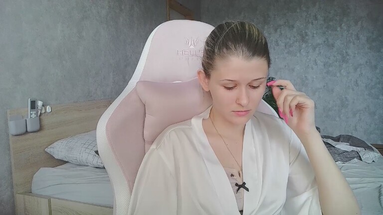 AngeLinA199's Streamate show and profile