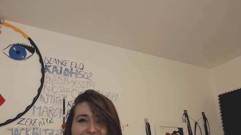 SYIA's Streamate show and profile