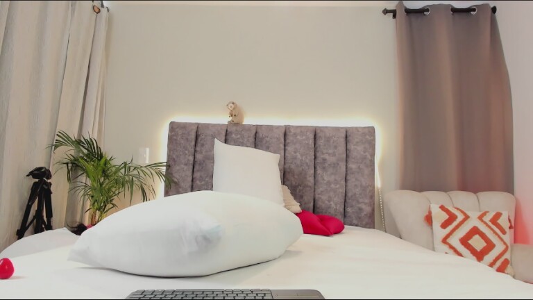 Scarletthred's Streamate show and profile