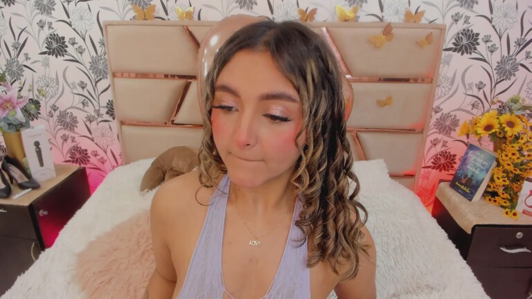 CloeesSuarez's Streamate show and profile