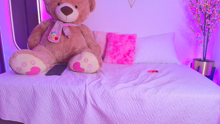 CarolGomeez's Streamate show and profile