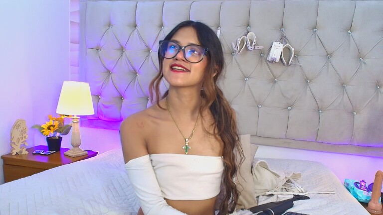 Lilith_Suarez's Streamate show and profile