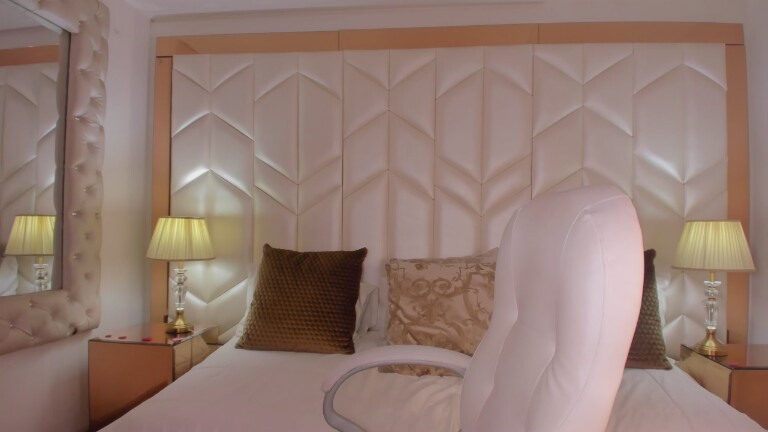 AmaraCollins's Streamate show and profile