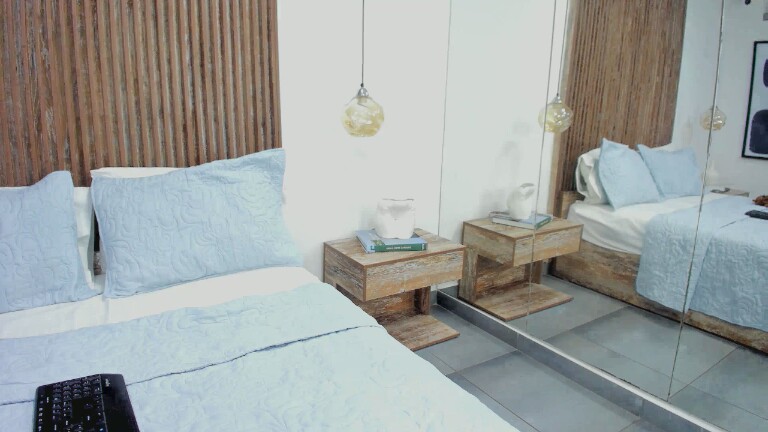 MaraMoore's Streamate show and profile