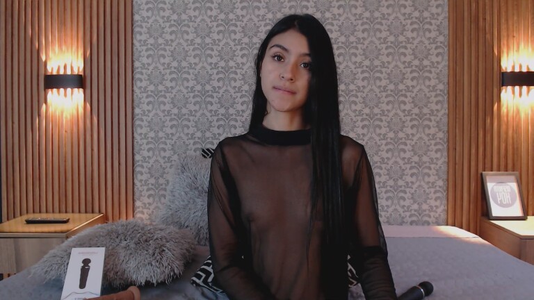 Charlotte_18's Streamate show and profile