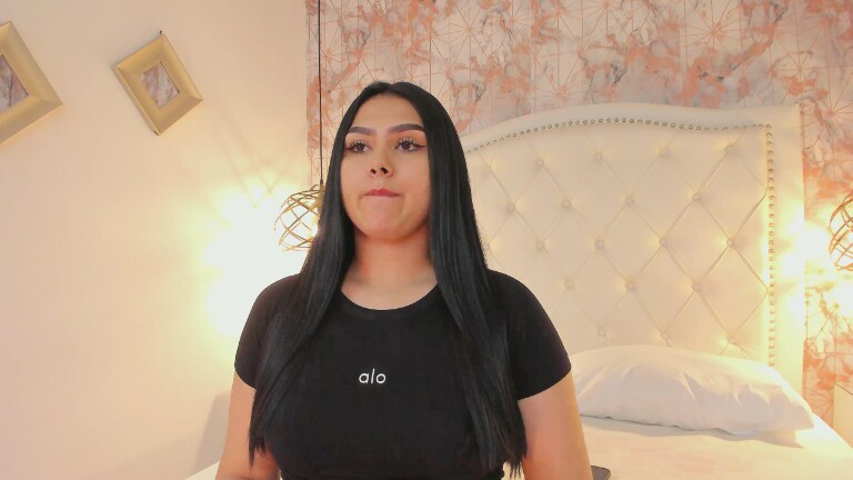 SaharaLyn's Streamate show and profile