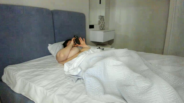 xxNATxxX's Streamate show and profile