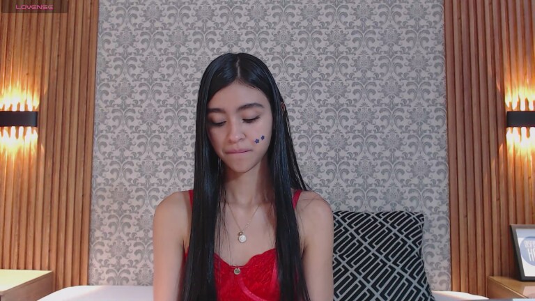 Charlotte_18's Streamate show and profile