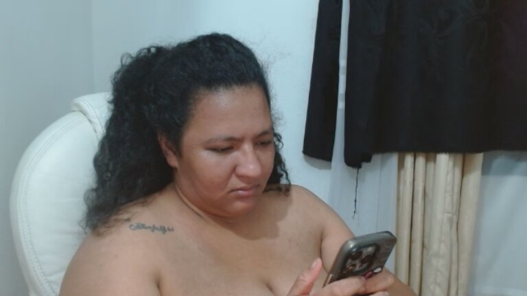 NicolleSalazar's Streamate show and profile