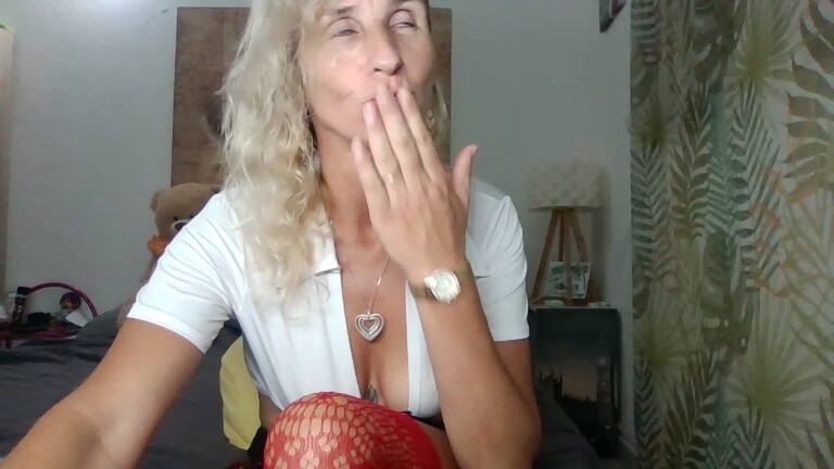 titalove's Streamate show and profile