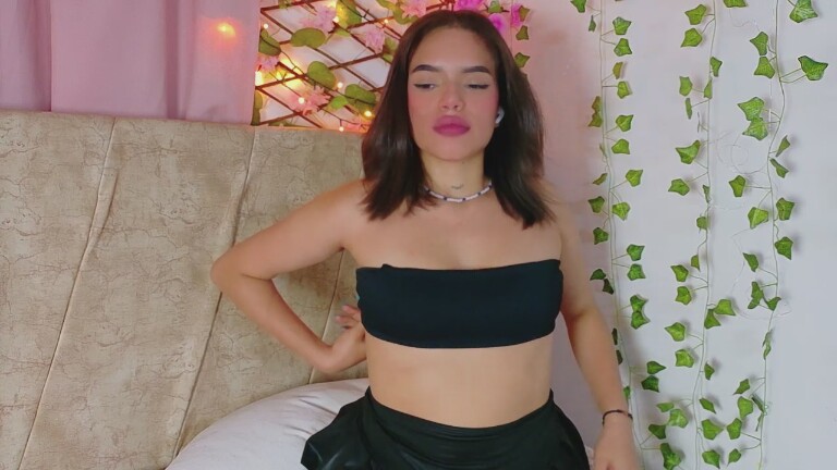 Lara_Gil21's Streamate show and profile