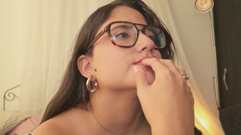 HaileyBunny_18's Streamate show and profile