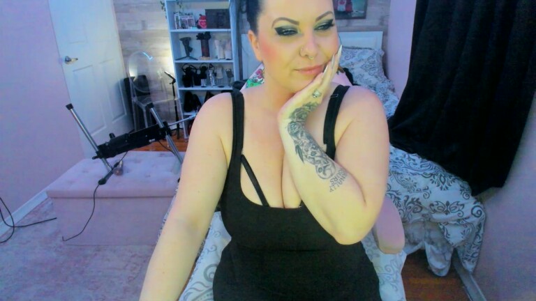 NikkiSkye's Streamate show and profile