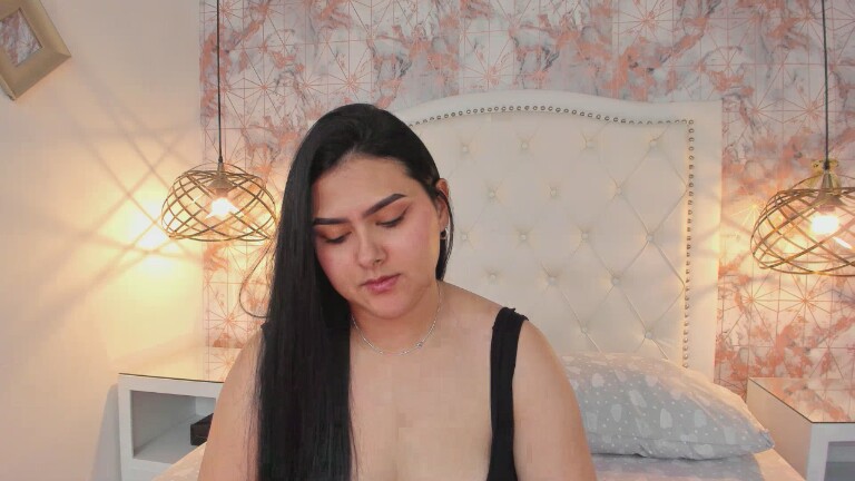 SaharaLyn's Streamate show and profile