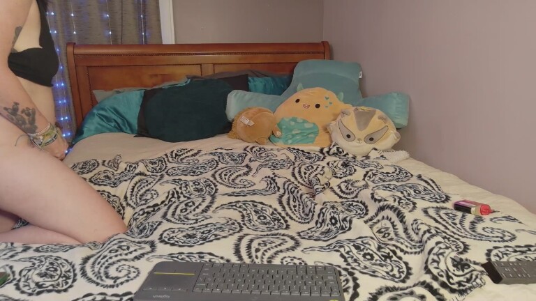 Punkylux's Streamate show and profile