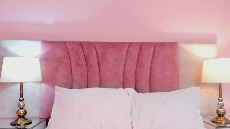 EmmaWeest's Streamate show and profile