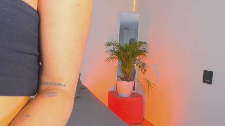 Aria_Greyy's Streamate show and profile