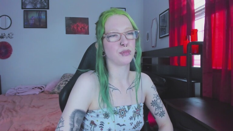 NikkiVill's Streamate show and profile