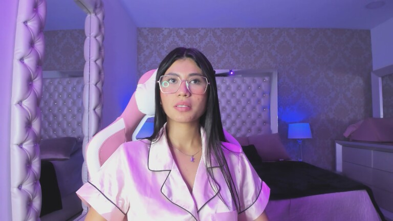 LylaKarl's Streamate show and profile