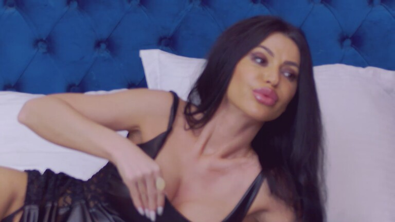 LiaDash's Streamate show and profile