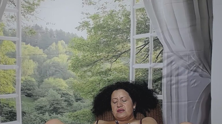 nikol32's Streamate show and profile