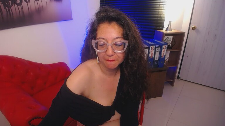 MIlfsslly's Streamate show and profile