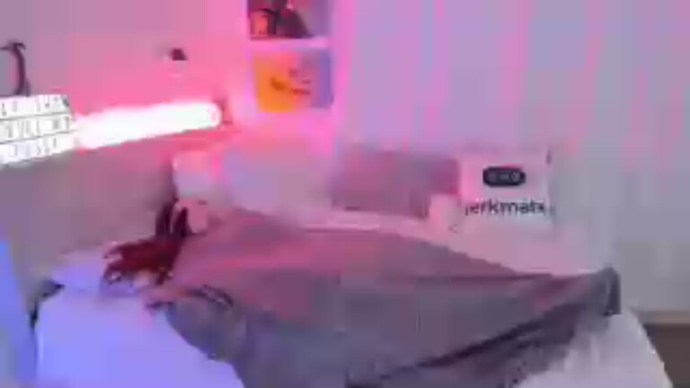 QueenChloeXO's Streamate show and profile