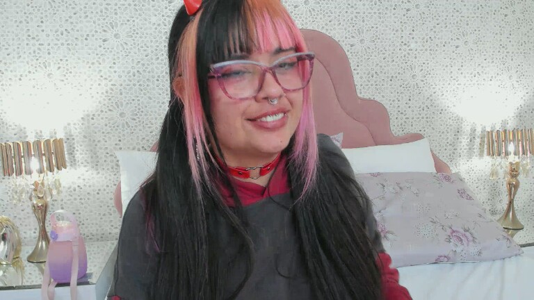 MaddieWaves's Streamate show and profile